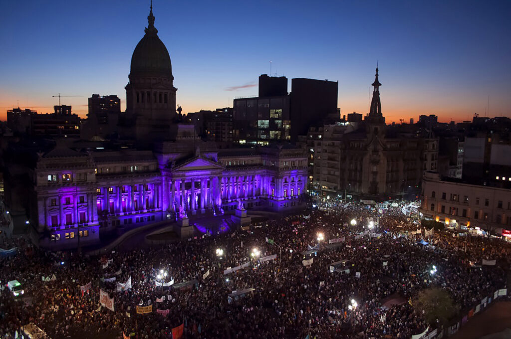 8M: por una lucha unificada contra Milei y su plan “motosierra”